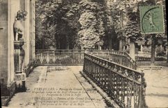 VINTAGE POSTCARD Versailles Perron of Large Trianon Crawls out of wrought iron