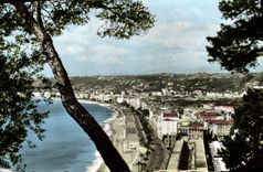 CPM Nice Echappee sur la promenade des Anglais Vue prise du chateau
