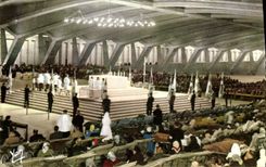 POSTAL MODERNA interior pesado del St blanco y negro X de la basílica