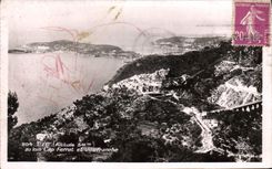 CPA Eze au loin Cap Ferrat et Villefranche