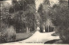 CPA Compiegne Un Coin Du Parc