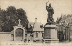 VINTAGE POSTCARD Amiens Pierre the Hermit