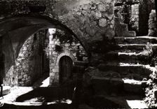 POSTAL MODERNA calle de la mujer mayor de Eze