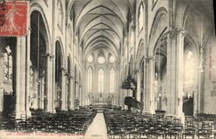 VINTAGE POSTCARD Interior Amiens De I' Eglise Martin Saint