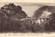 Panorama de Eze de la POSTAL de la VENDIMIA y el puente y la cornisa de Ferrat del cabo en la construcción