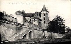 VINTAGE POSTCARD Saumur the Strong Castle Pits