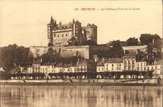 CPA Saumur Le Chateau Fort et la Loire