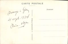 VINTAGE POSTCARD Gien the Street of the Bridge the Castle