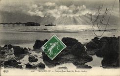 CPA Trouville Contre Jour Dans les Roches Noires