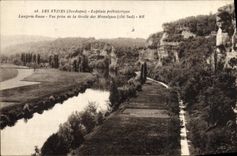 CPA Les Eyzies Capitale prehistorique Laugerie basse Vue prise de la grotte des Missalgues