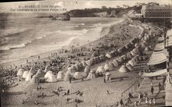 VINTAGE POSTCARD Biarritz View of Main beach
