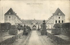 VINTAGE POSTCARD Autun the School Of Militaria Cavalry