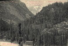 CPA Route De Luz a Gavarnie La Breche De Roland et la fausse breche vues du pont de Gedre