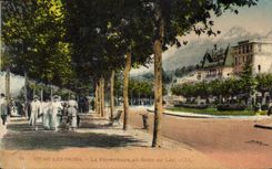 VINTAGE POSTCARD Evian Les Bains the Walk at the edge of the lake