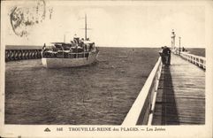 CPA Trouville Reine Des Plages Les Jetees Bateau
