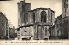 CPA Saitn Flour Ancienne Eglise Notre Dame Halle aux Bles actuellement