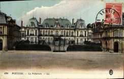CPA Poitiers La Prefecture