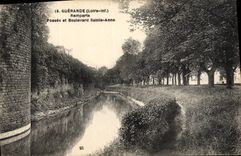 CPA Guerande Remparts Fosses et Boulevard Sainte Anne