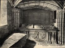 CPA Guerande Interieur de la Collegiale la crypte Tombeau de Tristan de Carne