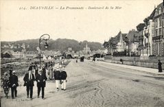 CPA Deauville La Promenade Boulevard de la Mer
