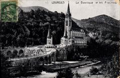 POSTAL de la VENDIMIA pesada la basílica y las piscinas