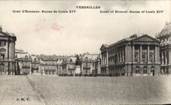 CPA Versailles Cour d'honneur Statue de Louis XIV