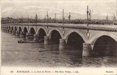 CPA Bordeaux Le Pont de Pierre 