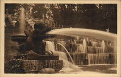 VINTAGE POSTCARD Park Of Cloud Saint Casecade