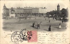 VINTAGE POSTCARD Lyon the Bellecour Place