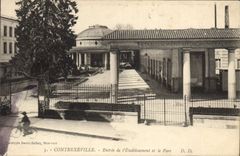 CPA Contrexeville Entree De V'Etablissement Et Le Parc