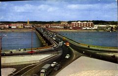 CPM Bordeaux Le Pont Sur la Garonne Facade des quais des Queyries et Deschamps