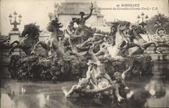 CPA Bordeaux Monument Des Girondins Groupe Nord