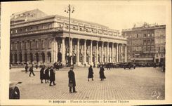 Burdeos de la POSTAL de la VENDIMIA pone comedia el teatro grande