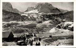 VINTAGE POSTCARD Gourette Seen of the Track and the Descent of Amoulat Ski