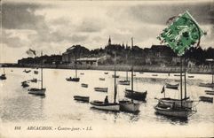 VINTAGE POSTCARD Arcachon Against Boats Day