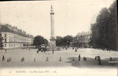 VINTAGE POSTCARD Nantes the Place Louis XVI
