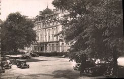 CPM Bagnoles De L'orne Hotel des Thermes Automobile Traction
