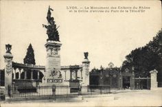 VINTAGE POSTCARD Lyon the Monument of the Children of the Rhone and the grid of entry of the park of the Gold Head