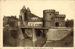 VINTAGE POSTCARD Metz Carries Germans And the Pail