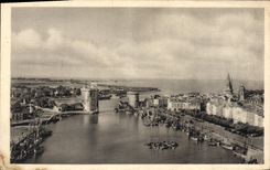 VINTAGE POSTCARD La Rochelle