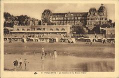 CPA Houlgate Le Casino Et Le Grand Hotel