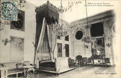 VINTAGE POSTCARD Palate Of Large Trianon Room of the Queen of England Versailles
