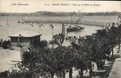 CPA Saint Malo Vue Sur Le Mole Et Dinard Bateau