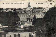 VINTAGE POSTCARD Le Havre the Town hall and the garden