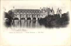 VINTAGE POSTCARD Castle De Chenonceaux Eastern Frontage