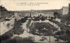 CPA Limoges Place et Statue Jourdan Vue Prise de L'Hotel de la Paix