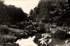 CPM Pau Un Coin du Parc Beaumont