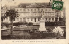 VINTAGE POSTCARD Tours the Museum and the Descartes Public garden