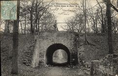 CPA Maisons la Laffitte Pont Talma dans le parc