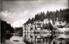 VINTAGE POSTCARD Frank Count Basins of Doubs Rock of the Echo